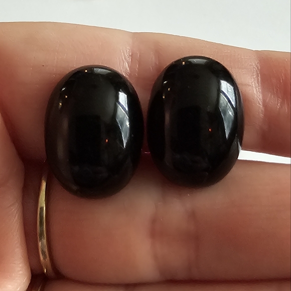 Vintage earrings black oval clip on gold tone - Picture 3 of 10